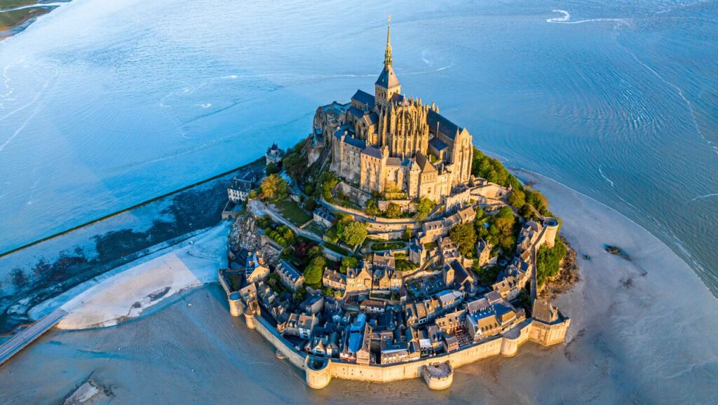 Mont-Saint-Michel.