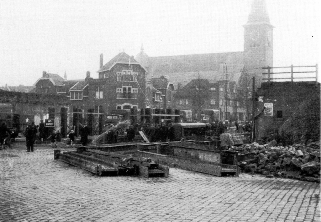 1944 Spoorviaduct Ringbaan Oost bij de Bosscheweg.