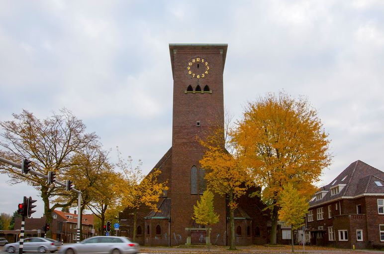 2010 Sacramentskerk zonder torenspits.