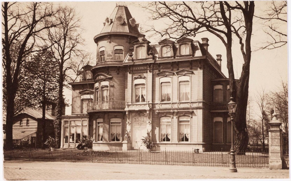 1910 Villa Tivoli.