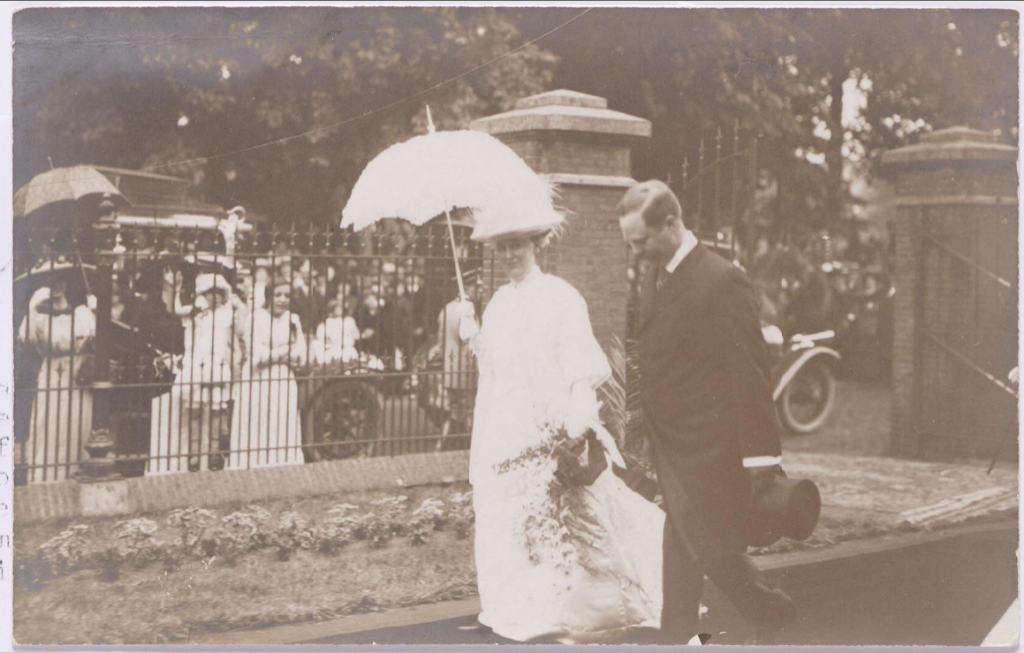 1913 Koningin Wilhelmina en Dolf van den Bergh.