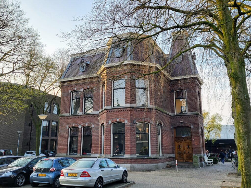 2022 St. Josephstraat 108.