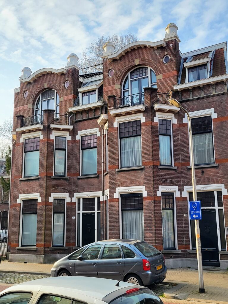 2022 St. Josephstraat 110-112.