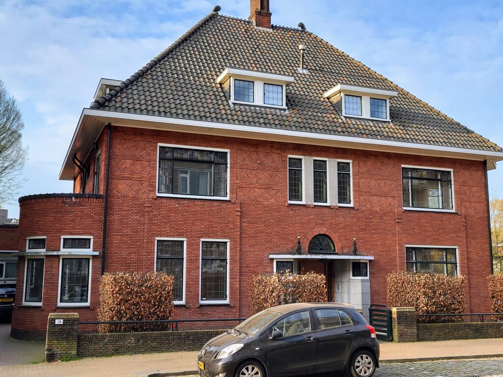 2022 St. Josephstraat 116.