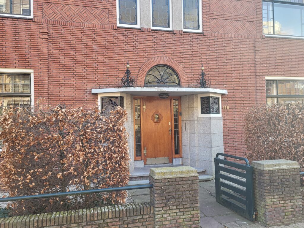 2022 St. Josephstraat 116.