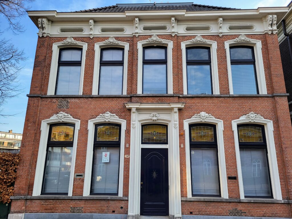 2022 St. Josephstraat 137.