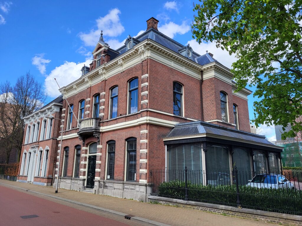 2022 St. Josephstraat 135.