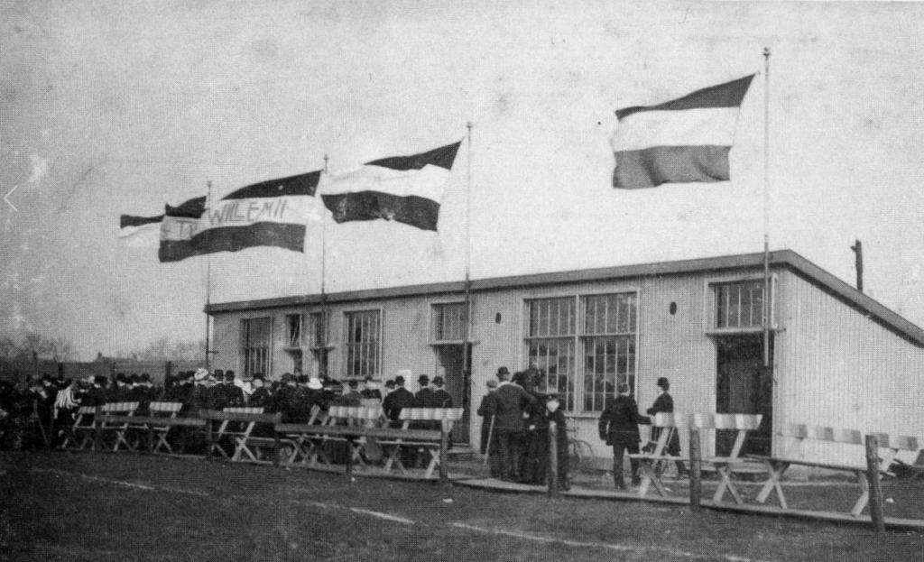 1903 Opening voetbalterrein aan de Koningshoeven (Willem II).