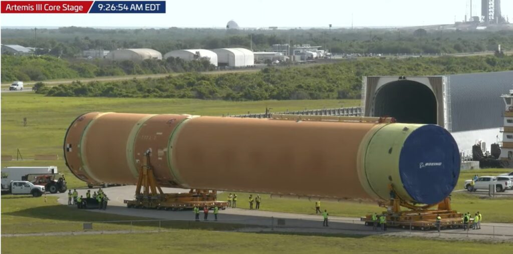28-04-2026 Artemis III Core stage arrives at KSC